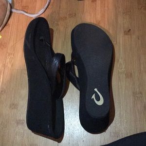 Heeled OluKai flip flops